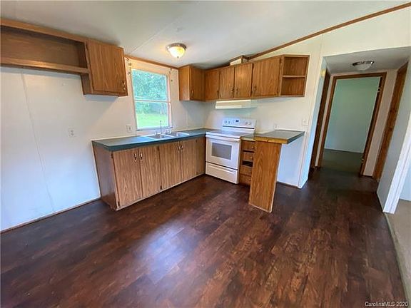 4th image of 243 Conifer Dr