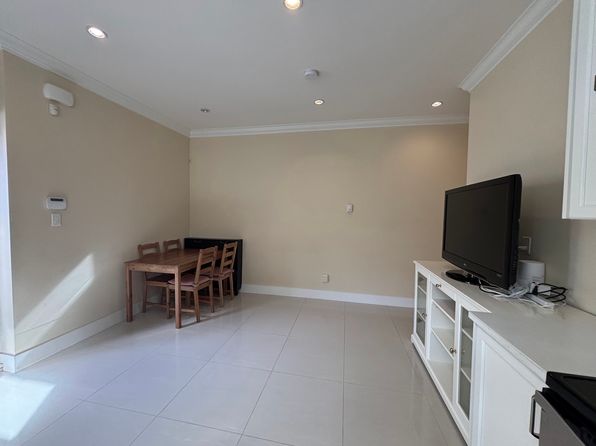 2 bedroom rental in Burnaby — photo 20