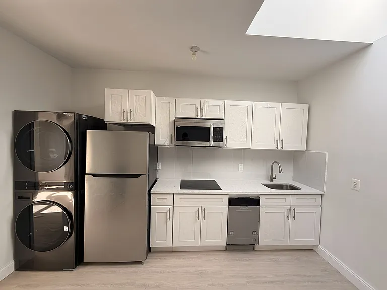 9212 Rockaway Beach Blvd #1 — Photo 3