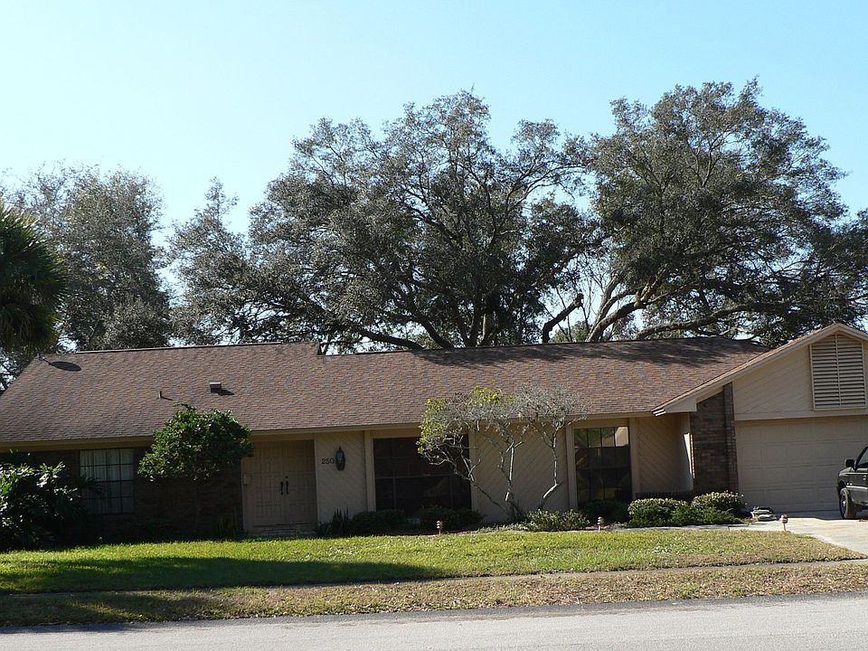 Sprawling Ranch in Gated Community