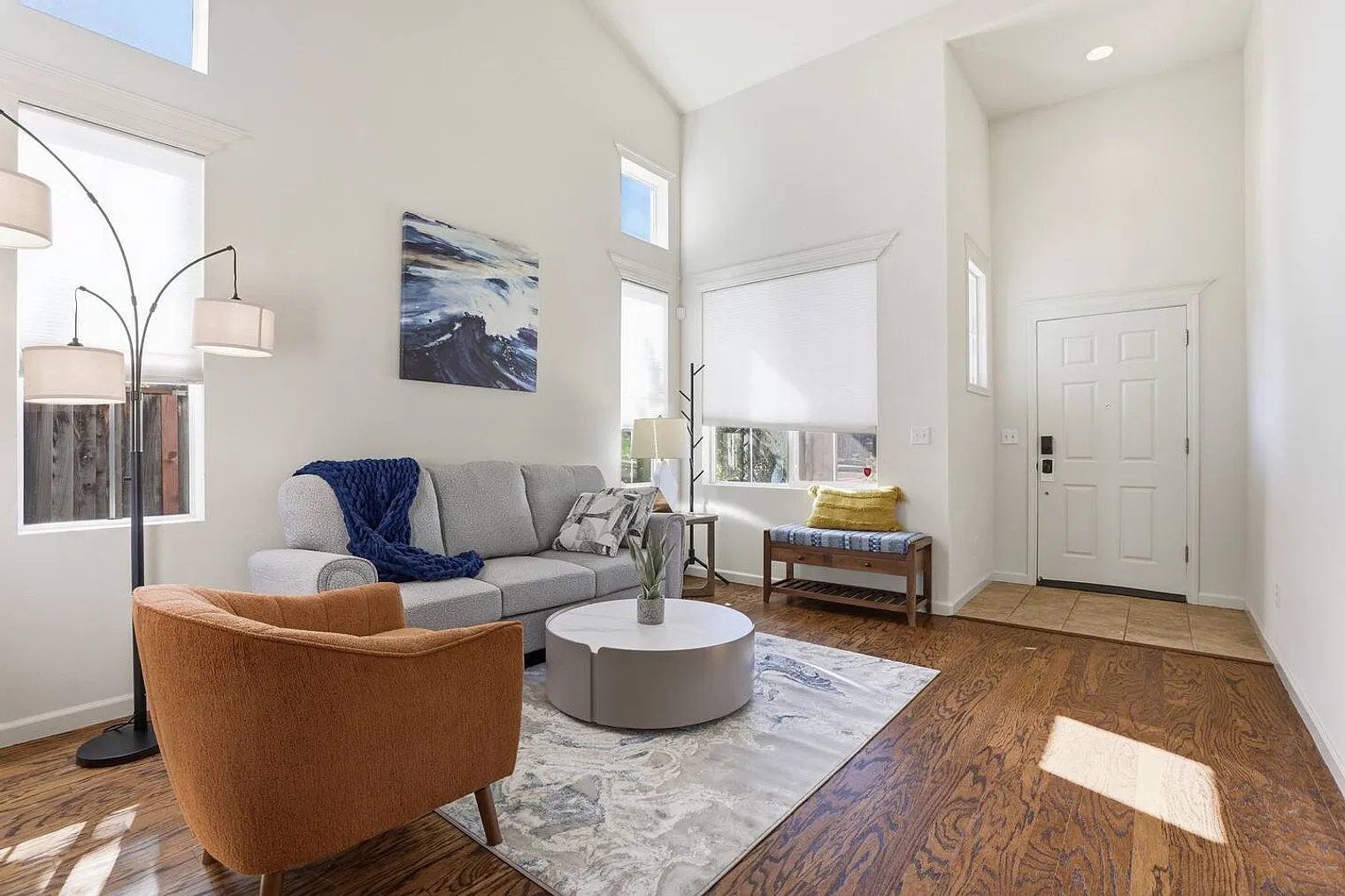 3 bed, 2.5 bath, $10,916 — Photo 2