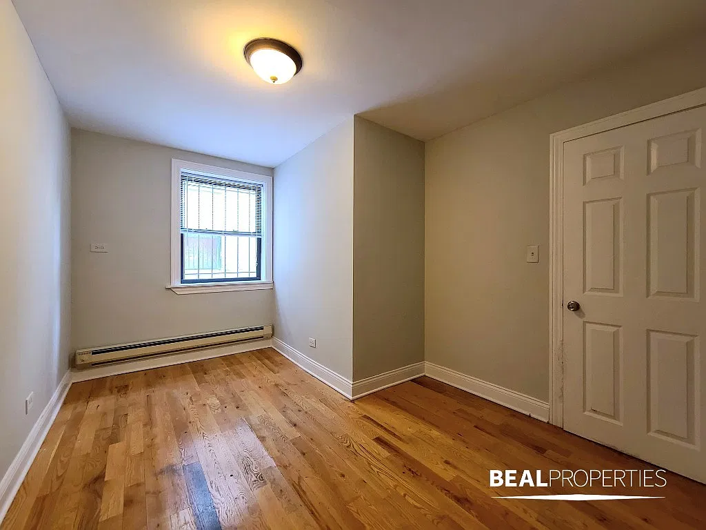 815-23 West Cornelia — Photo 2