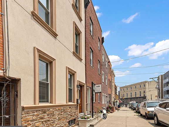 4th image of 1721 Wylie St