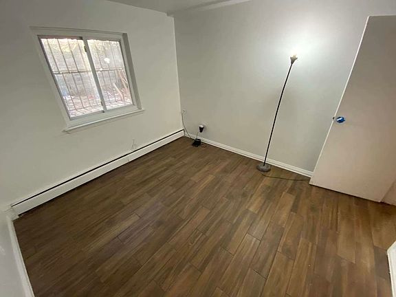 3rd image of 21-20 21st Ave Floor 1