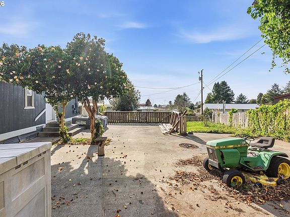 5th image of 16172 Wedgewood Ln