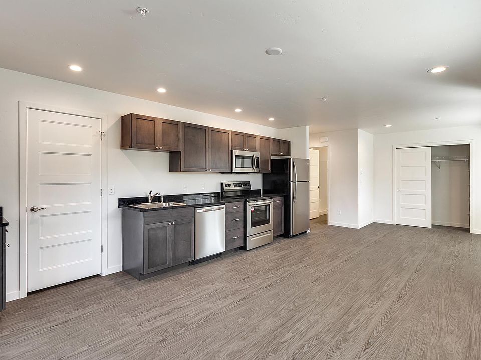 1st image of 722 N 4th St Unit 1