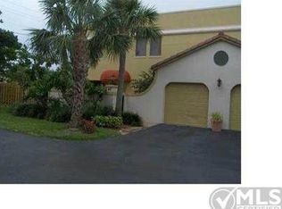 47 Uno Lago Dr, Juno Beach, FL 33408
