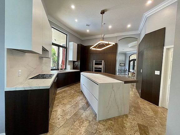 3rd image of 307 Egret Ln