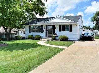 819 Union Rd, Saint Louis, MO 63123