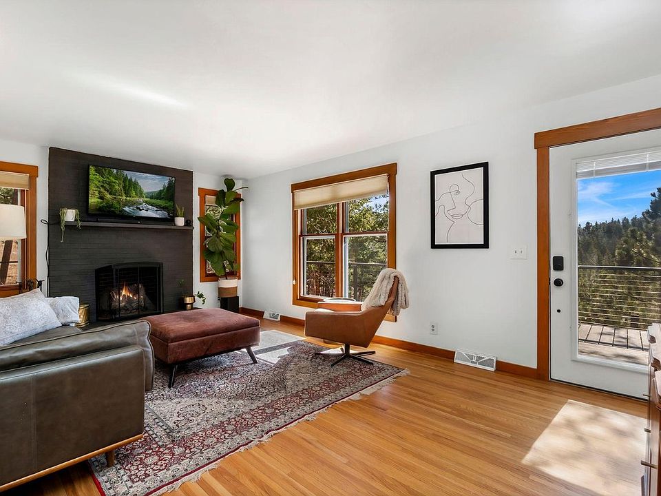 1st image of 39 Spring Ln