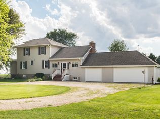 12211 Lee Rd, Hinckley, IL 60520