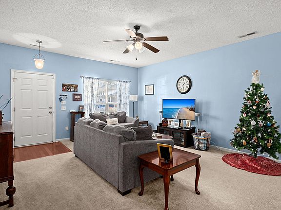 4th image of 120 Black River Dr