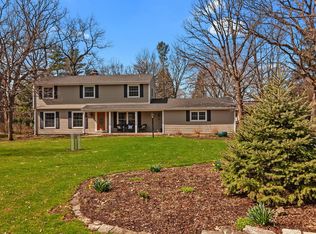 8S280 Blackthorne Ln, Naperville, IL 60540