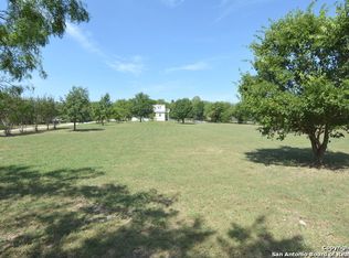 697 Sassman Rd, Marion, TX 78124