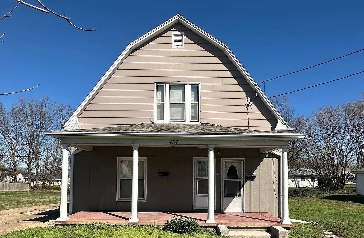 Peteyboy Properties LLC-437 W Jackson A & B — Photo 1