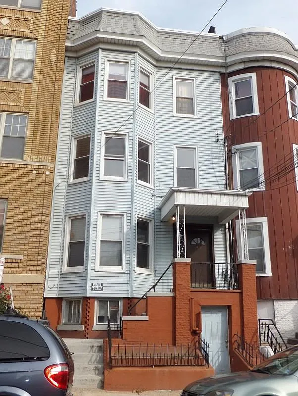 2 bed, 1000 sqft, $2,500 — Photo 2