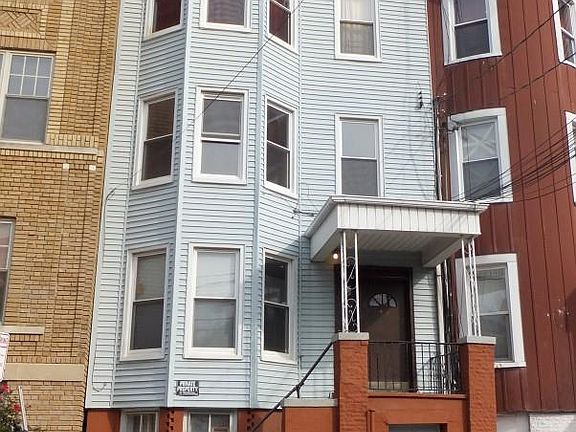 2nd image of 40 Prospect St APT 2