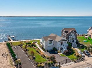 37 Bayview Ave W, Lindenhurst, NY 11757