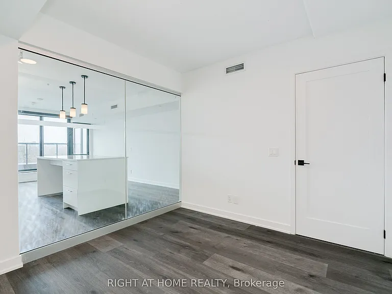 897 College St W #518 — Photo 12