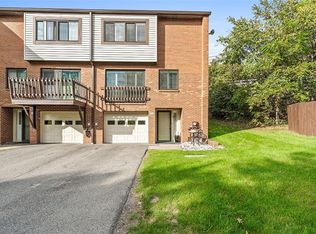 406 Springwater Ct, Coraopolis, PA 15108