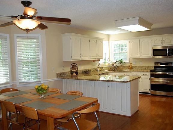 4th image of 11510 Whispering Bend Dr