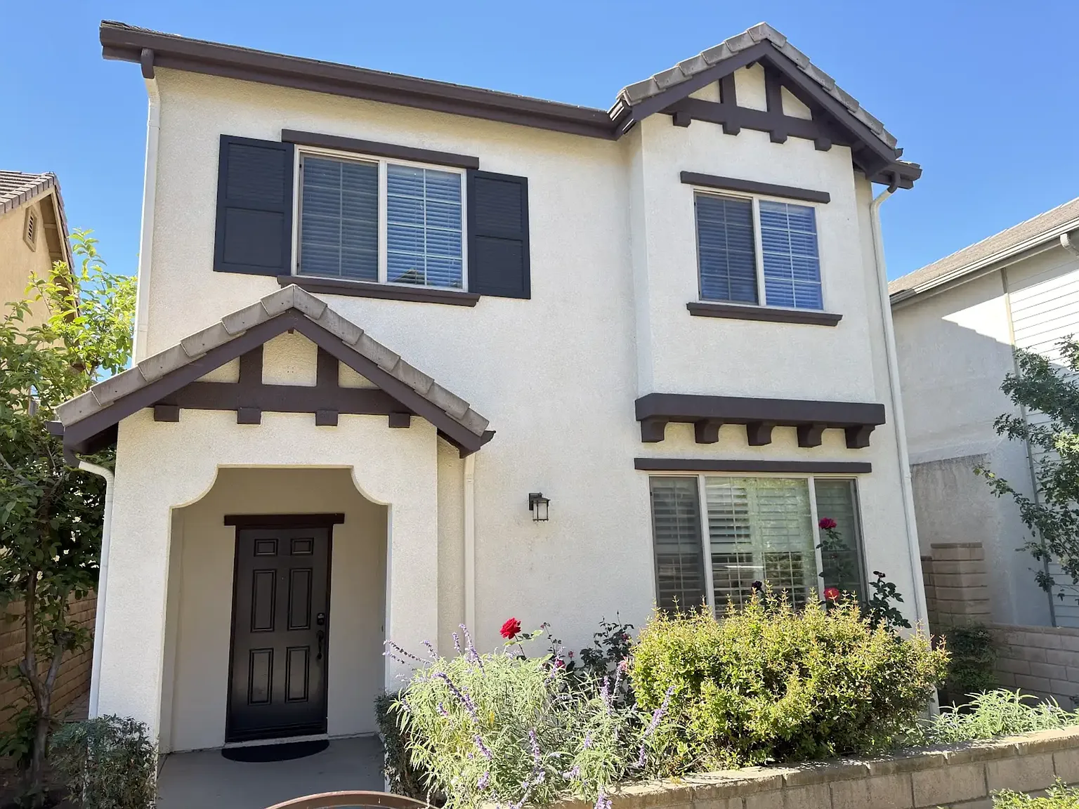 4 bed, 2.5 bath, 2258 sqft, $3,600 — Photo 3