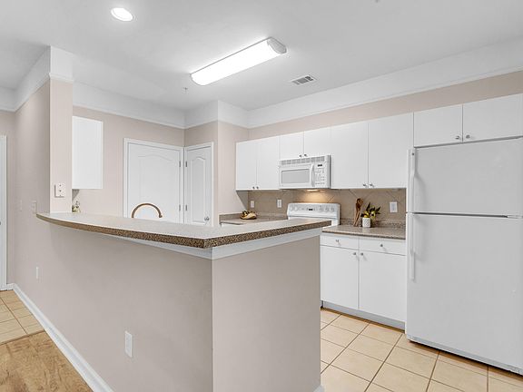 5th image of 2611 Egret Crest Ln