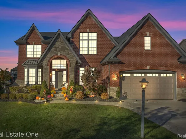 41877 Wolfe Pass, Novi, MI 48377