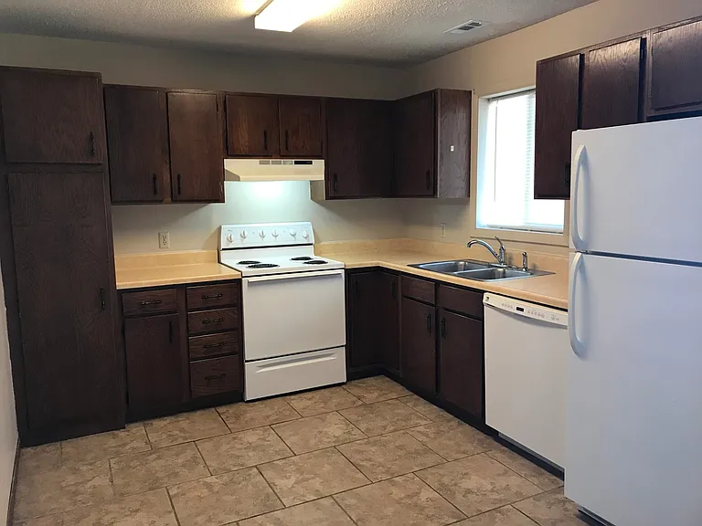 Cedarcrest — Photo 14