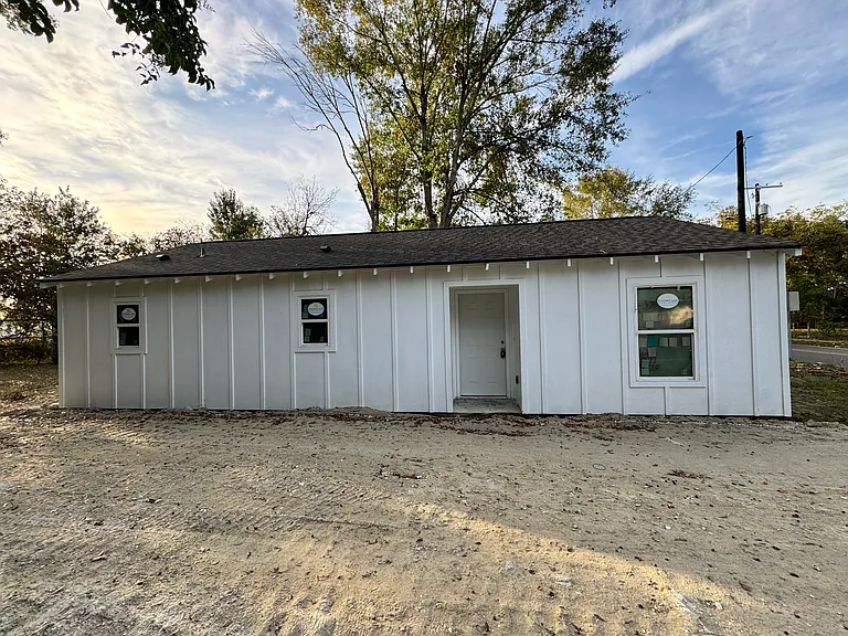 912 E Vermilion St — Photo 7