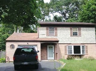 41 Orleans Grn, Coram, NY 11727