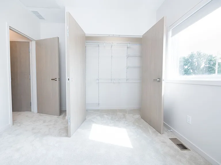 301 W Short St — Photo 15