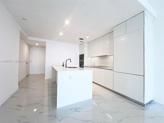 3rd image of 700 NE 24th St #1503
