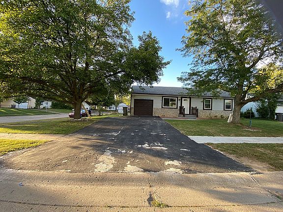 5th image of 3704 Remington Dr
