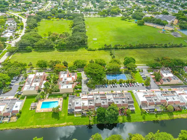 8120 SW 103rd Ave, Miami, FL 33173