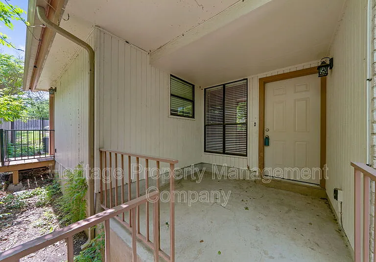 1932 Broken Oak St — Photo 5