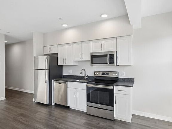 3rd image of 55 Bradford St