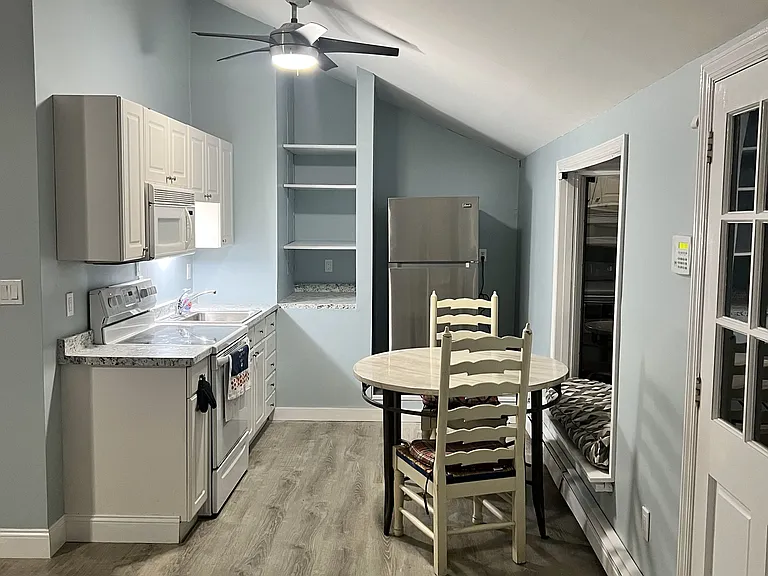 8 Cardinal Ct #1 — Photo 12