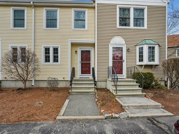 417 Fox Hollow Way, Manchester, NH 03104