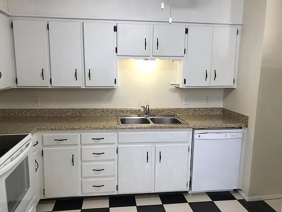 5th image of 907 8th Ave