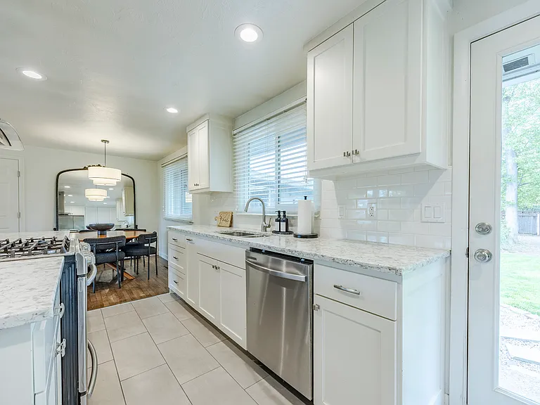 1386 Roundup Dr — Photo 12