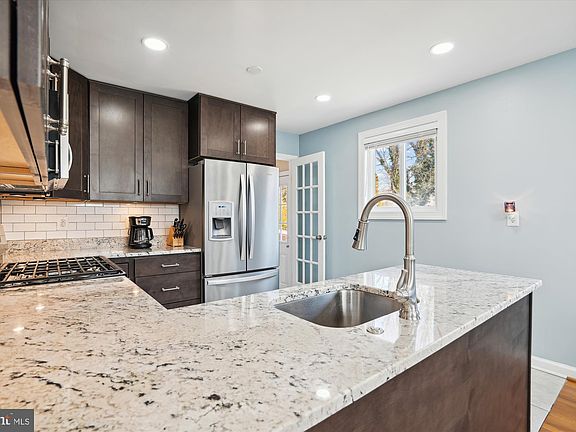 3rd image of 4811 Wilwyn Way