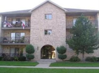 8658 Lockwood Ave APT 2S, Burbank, IL 60459