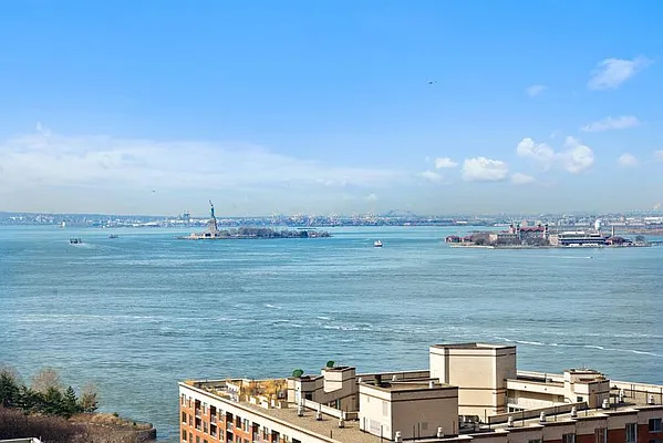 Rented by Keller Williams NYC | media 10