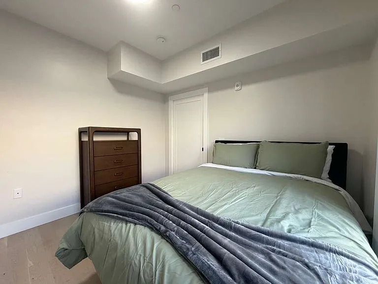 425 Border St #405 — Photo 6