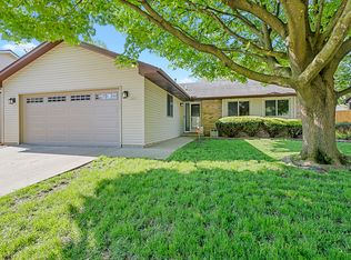 2615 Clayton Blvd, Champaign, IL 61822