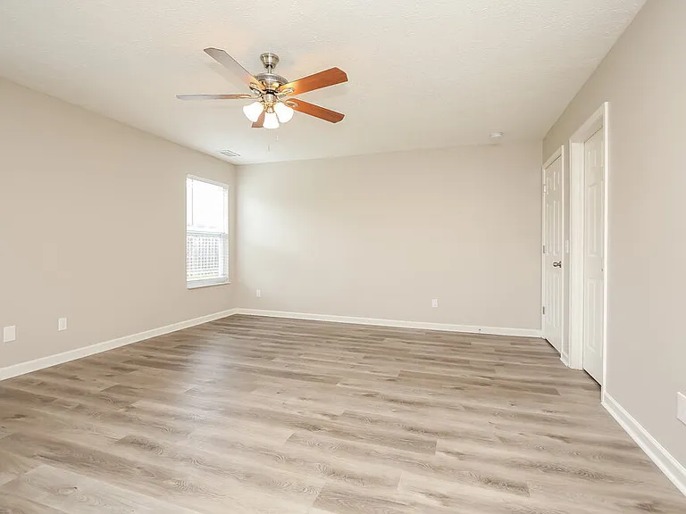 352 Stewart Springs Dr — Photo 12