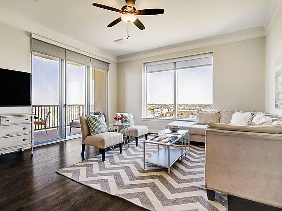 2nd image of 3333 Allen Pkwy Unit 1409