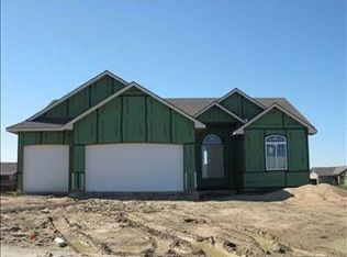 12319 E Willowgreen Ct, Wichita, KS 67207