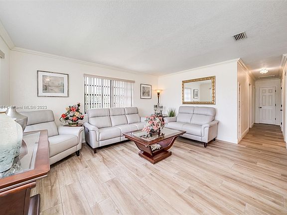 5th image of 14800 Lincoln Blvd